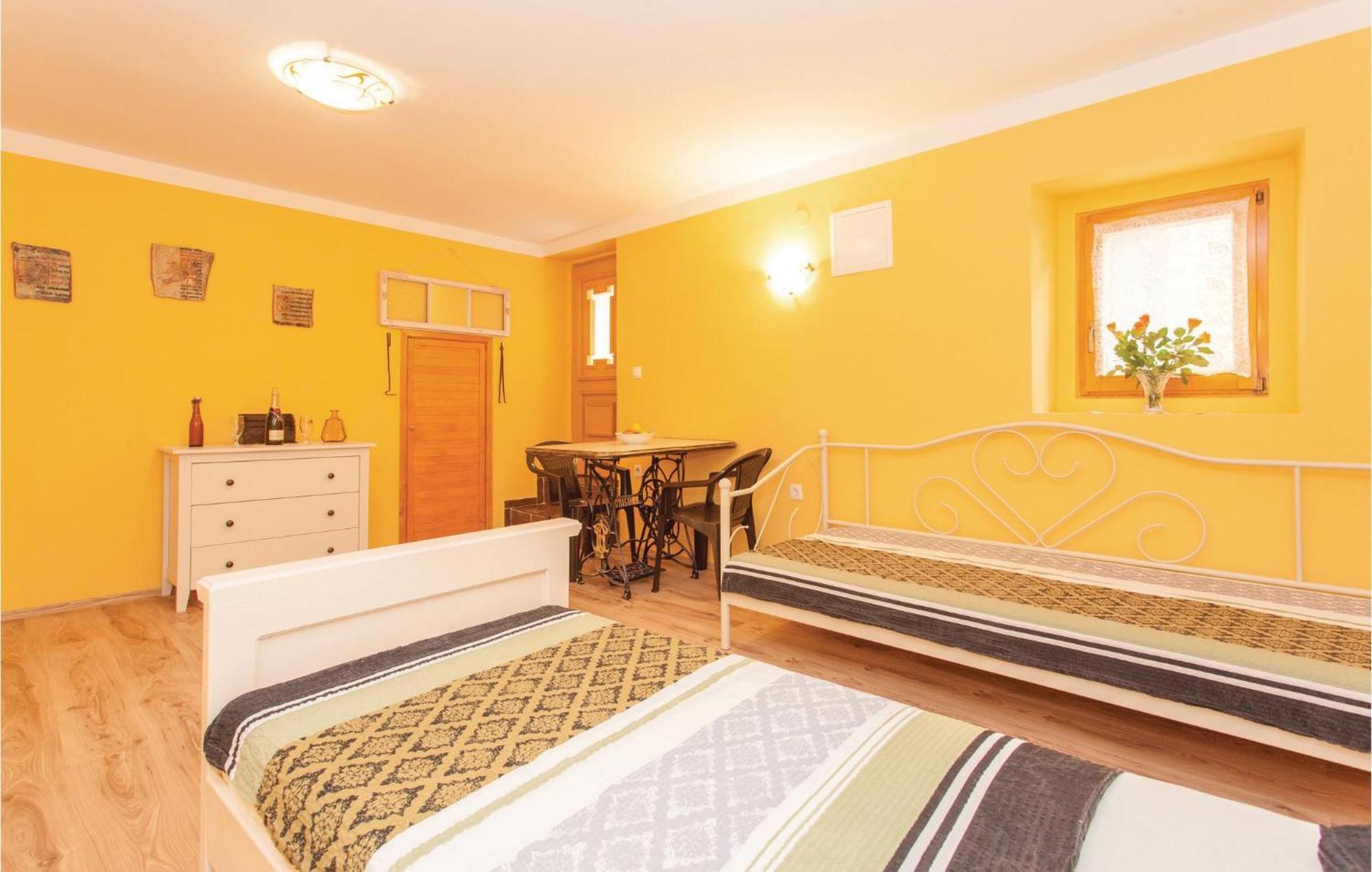 Gorgeous Apartment In Omisalj With Kitchen Экстерьер фото